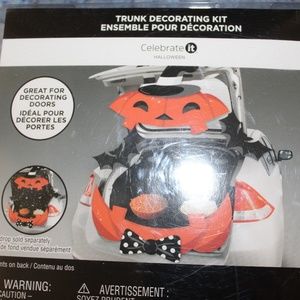NWT  Trunk o Door Decorating Kit